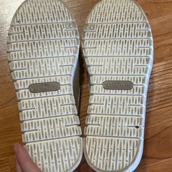 Vionic Uptown Loafer Cream Leather Women’s size 7.5 - Picture 10 of 10